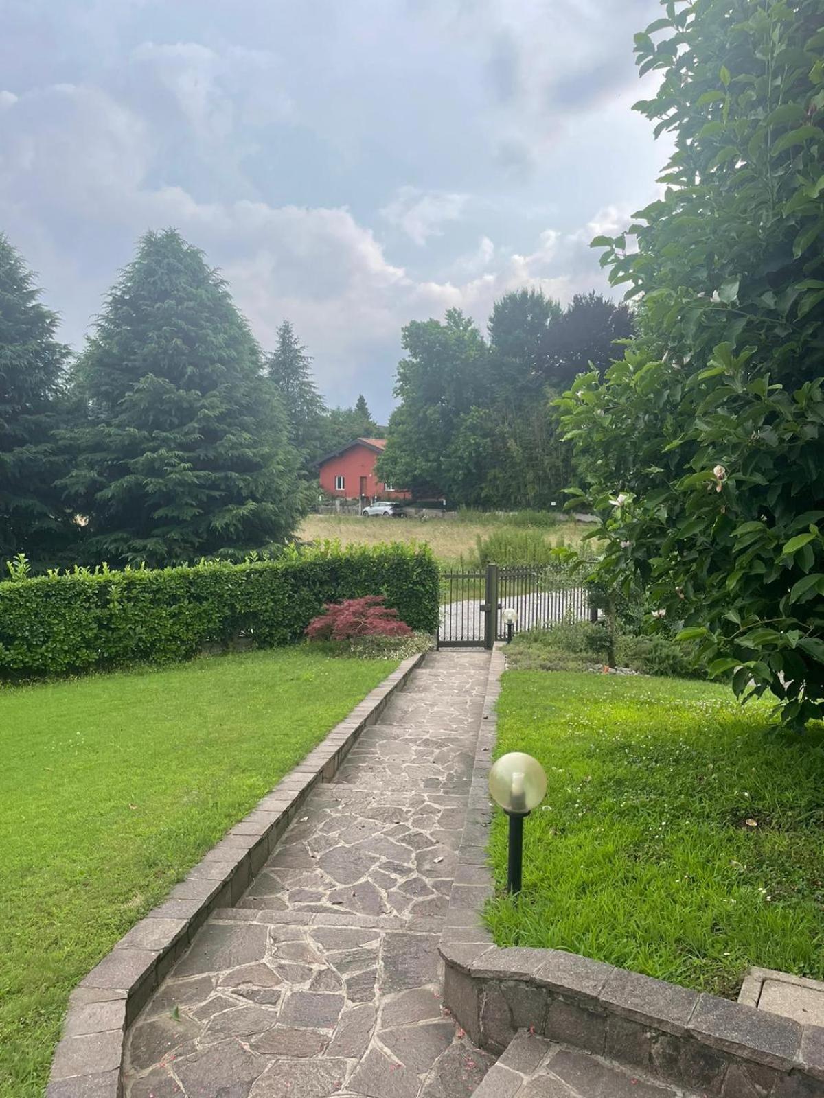 B&B Marilena Guanzate Εξωτερικό φωτογραφία
